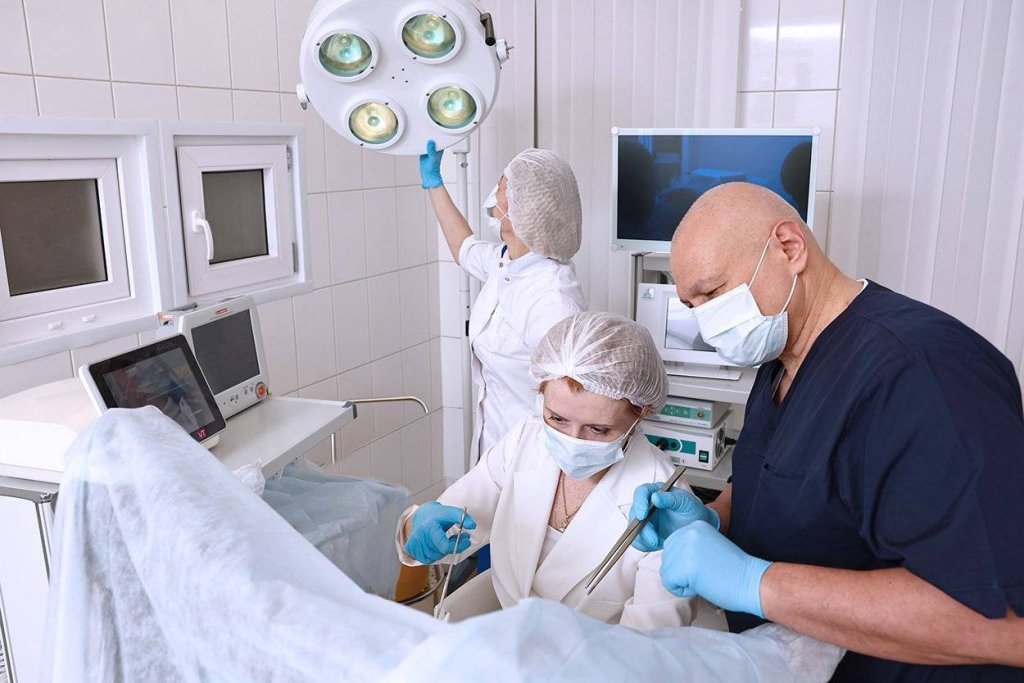 Проведение колопроктологической операции